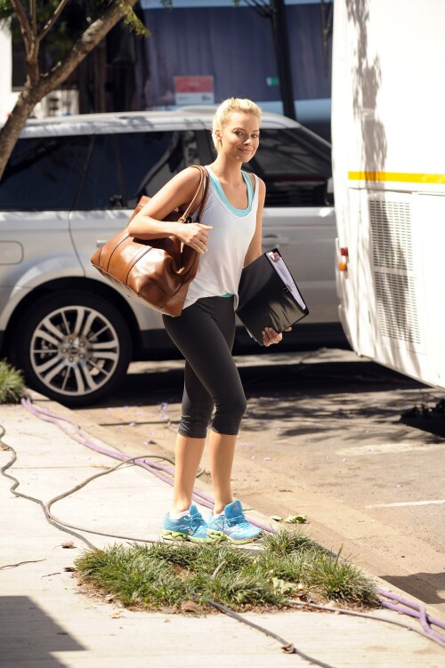 d81050f37dcb327f38d8edcc1f4e2f22