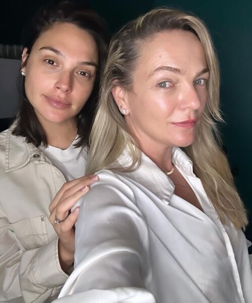 10ee79a41dc9fa8108cc37d3d1ae27ef