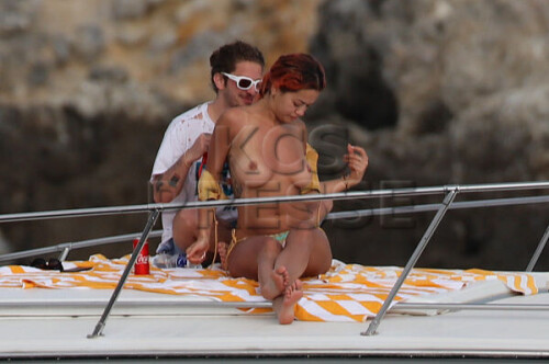 d8716de557d964e7447659cf2b4cb984