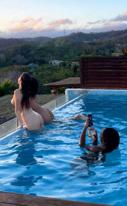 b7f8dbd96a13c730071e8f5a3a8e6836