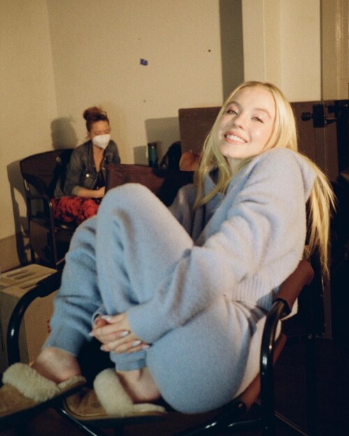 74bf09d7fbc5d9c4a5b5a4ad3af2f9ba