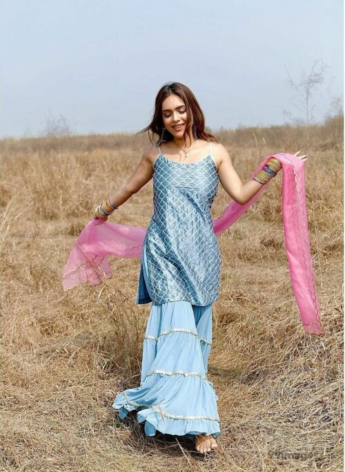 239e80daa381ba2e63715f2eee7a17da