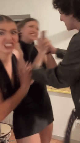 86dd027a985fa706143836c0adc00724.gif