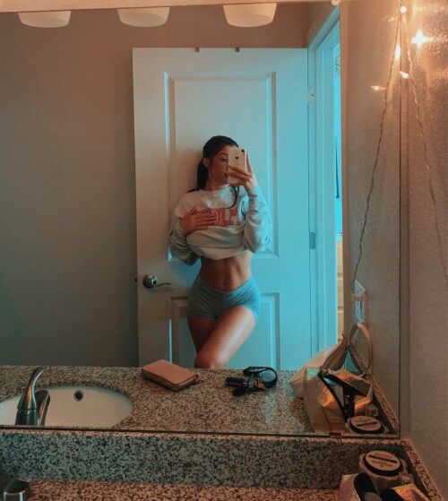 8b3218e0385149e8ac229e1241f48425