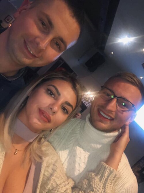 0ab9aee44904c895b2a6e2122216b7d5.jpg