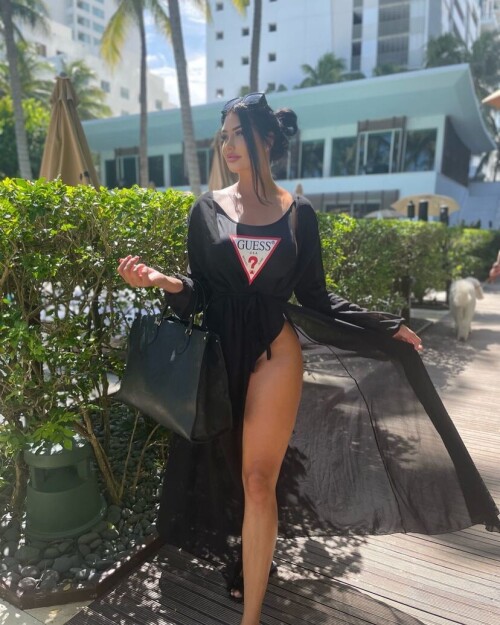 1427f16588e63681a336b541cb943a0d