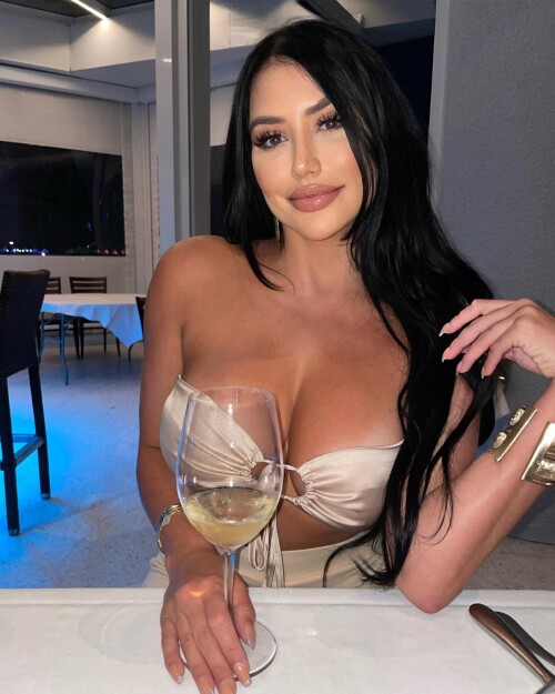 fe001ff6badf94b1d8de97d0f2c4672b