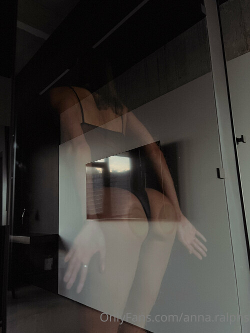 anna.ralphs-2022-08-22-2570640966-God-look-what-a-bodysuit-he-won-my-heart.jpg