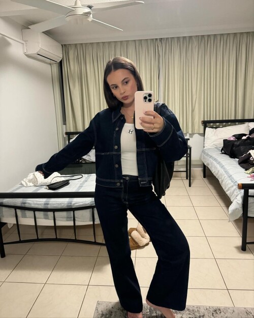 23bc18c98180f4832225d5ace3ce3908