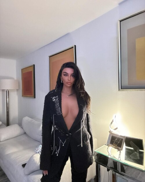 2049d6ca3d15c2fb0b20c4d34faa5def.jpg