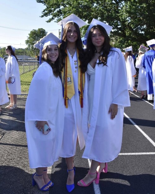 bc9be2409136e66e3e994610be33e135.jpg