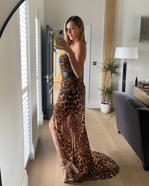 c2cf80eb543276cc00c6b86d264d264e