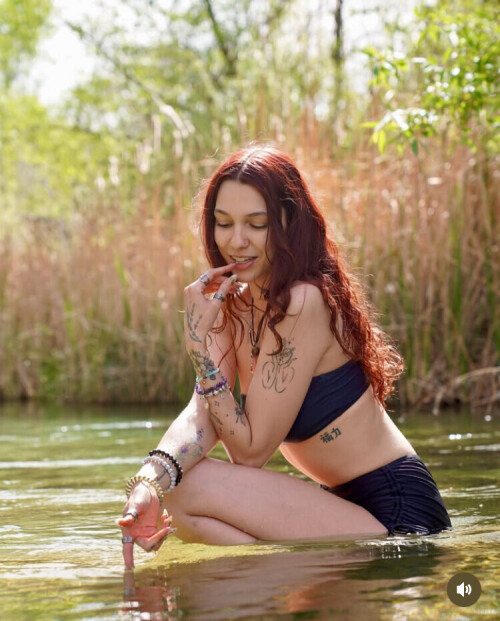 c1e2d4bd7c5195fa3d6372fd1497f669