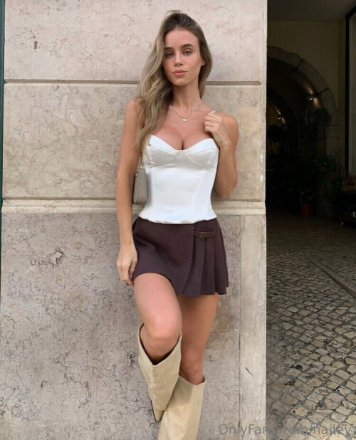 96d4c28b6470524655405bb4f439f57b