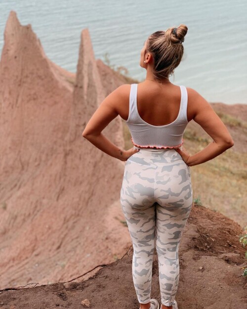 2157a587e8b88b4ba813422352e72c55