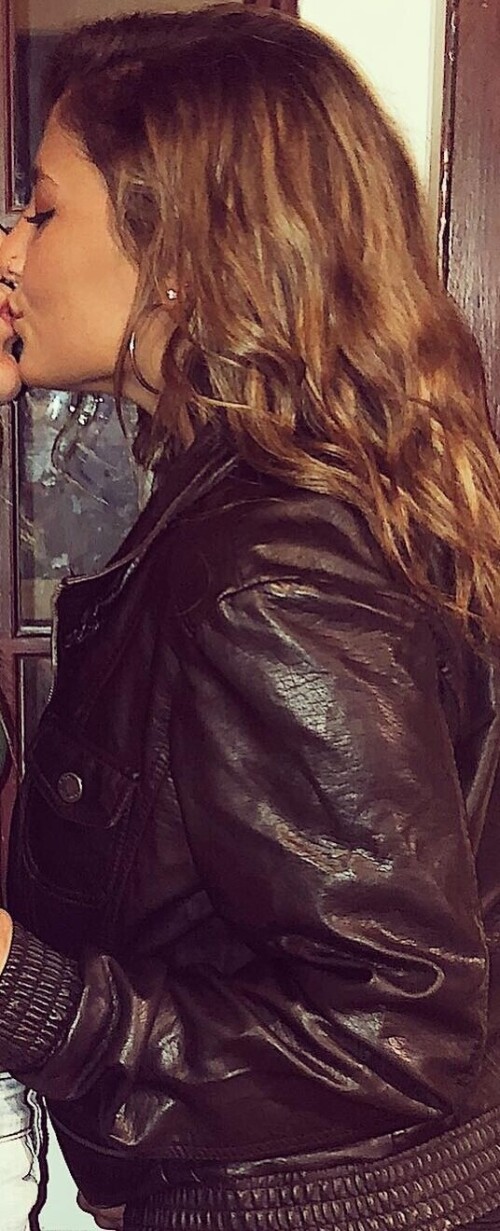 d161c1f38aa898171eb9b62fca57e383