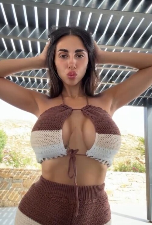 487ba866f7b96c93610713d4f03a7be2.jpg