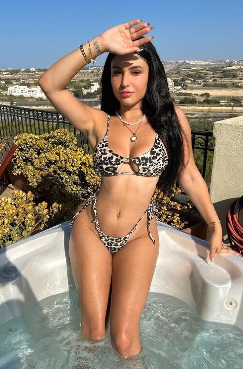 8d447f3df7cff6e8dadbeaeb9b677d53.jpg