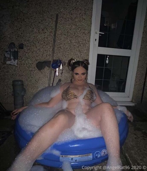 4c324d33a22b0099d77643b93febb35e