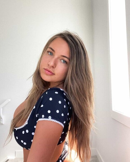 550d3b43f56b493455cf7862a7adeee9.jpg