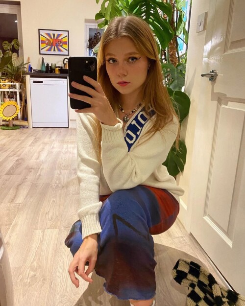 10e91ad1b7fc402131aa0bcd7ab67af8.jpg