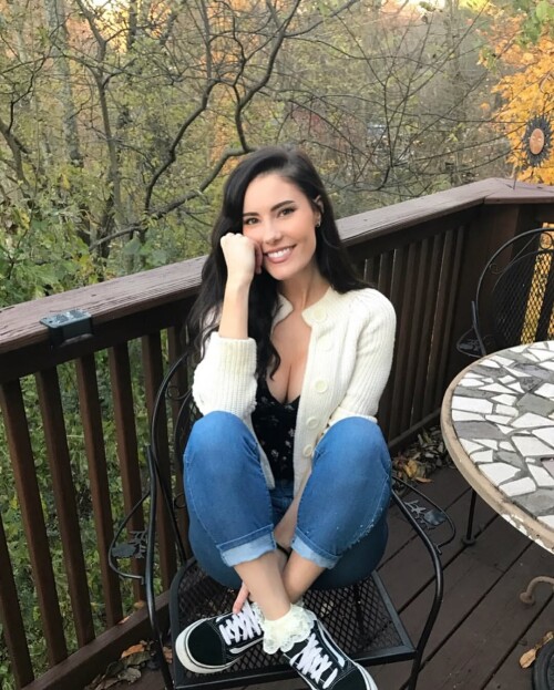 6d77c4b0b8160c233a386cf5ecfde69a.jpg
