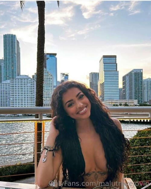 8900662d583f572e67d0b9af3922bda4.jpg