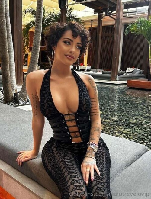 9aeb6d10c0f0eee4af9acf733dc558b8.jpg
