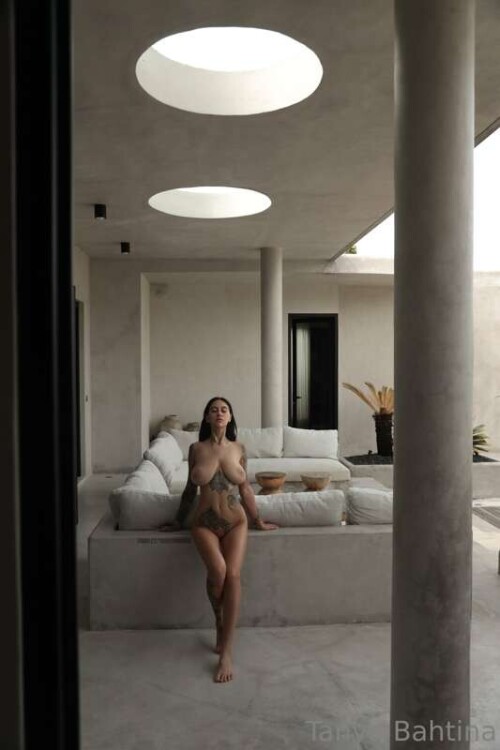 fccb689bed6a45248f73bd2692358562.jpg
