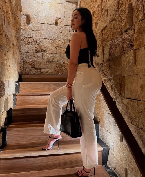 f935957756a60d59e589d2f9940dcc49.jpg