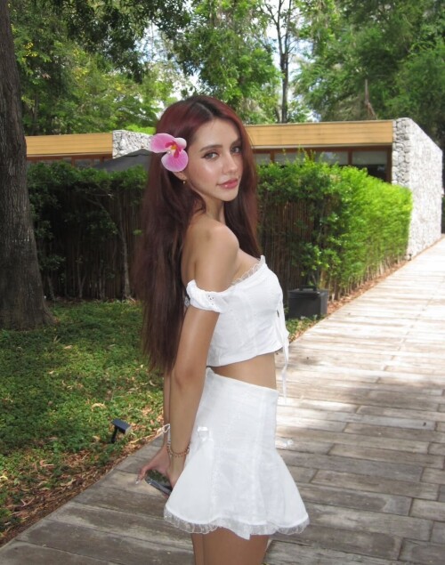 b906871e3213eff3d9aee598078b6935