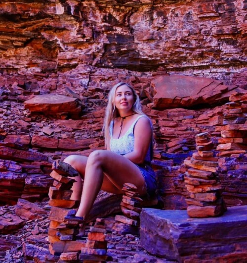 84012d93669fa6726a4e383f7851eb94