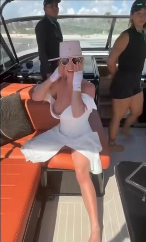 c8299100e496bb9bcbd13e54282a3208