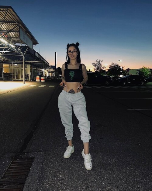 f81f8eb367c32fbd799da15db6b1564b.jpg