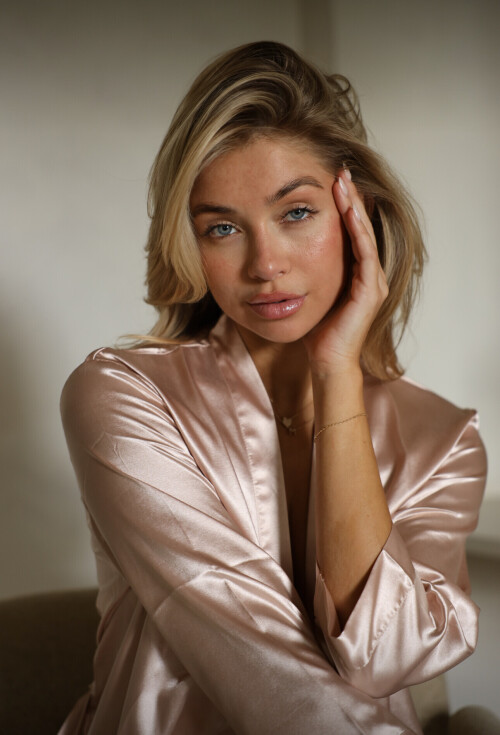 2d19893657784b2f96fe7a150e957117