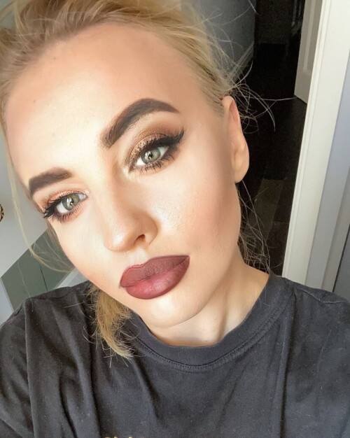 94a9352deefb4273eb956d1cbafa2b04