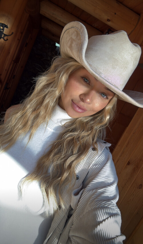 81b30cce6e08732eeaebf8ca6333443f