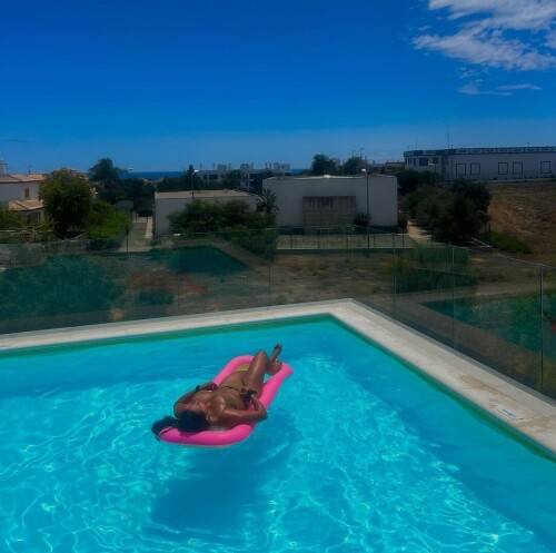 d98da4de2c8941c93e601e594d9b49b9