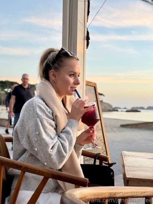 f6bababdfc403d9edd5e8e8fffeb758c