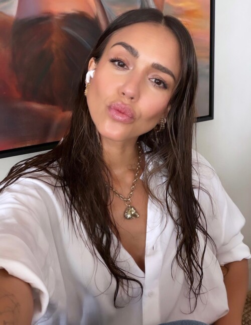 315c1ec62e71693eeca75ec1b18a7716