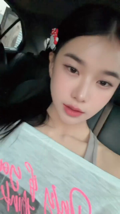 d762bd62858aaf2b95f97e23f7e8d570