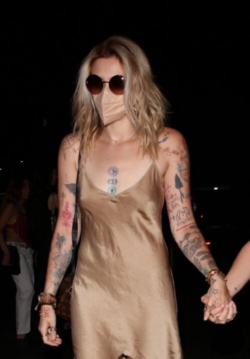 01f4287a245eb00f2b7edab8cb772244