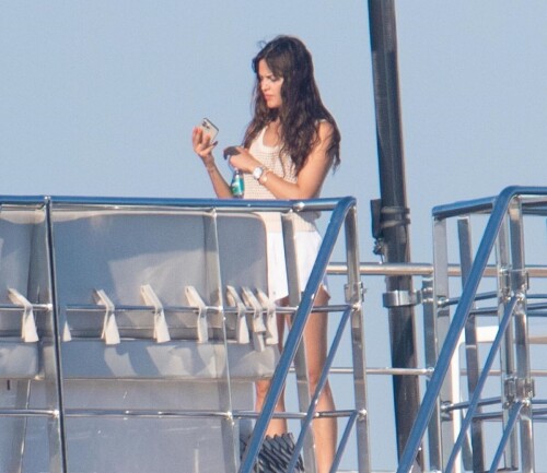 06f6c2dcfb109e45c3da4010e074bbc4