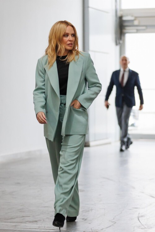 0b7f92a4bd7d0b9fcf2bb4d8d2a63e30