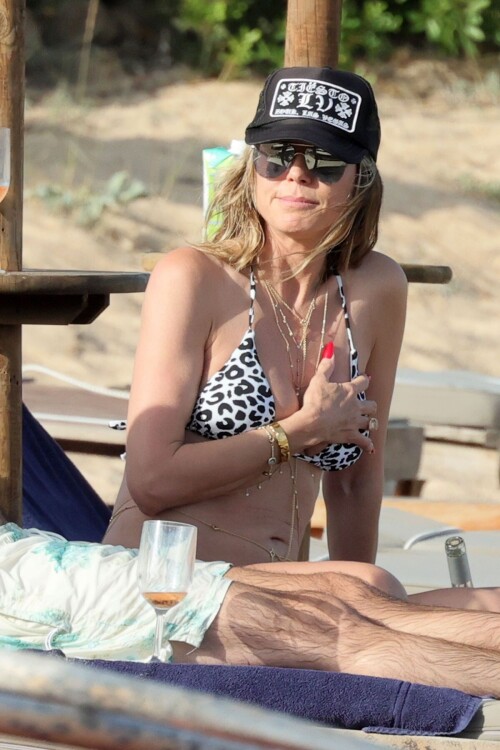 39346feade00bfa3b33576f202e81911