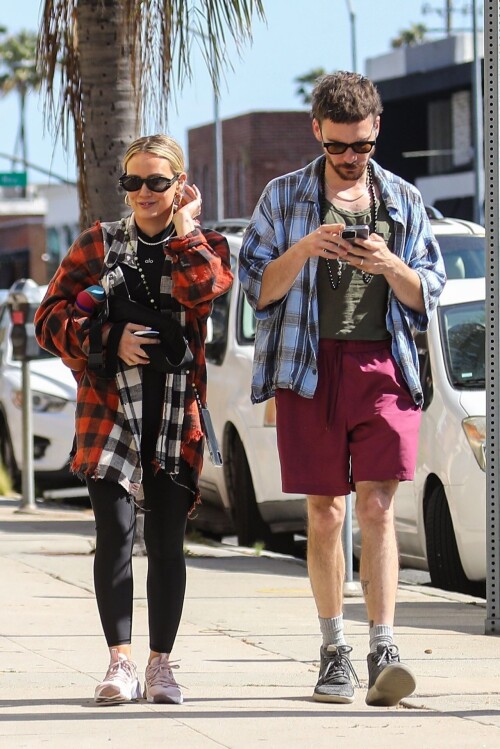 b046e6020a0393d0191201c1726d76bb