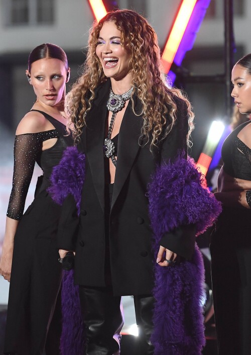 d2453460ca80cd4a681258f954b99e38