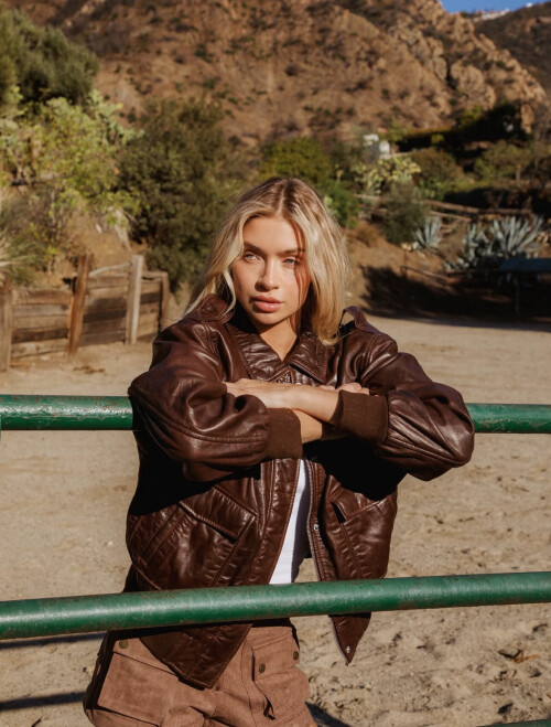 17ef45aad15f46780c6a8bda1ff2805d