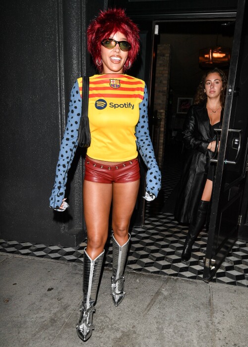 Tinashe spotted at Craig's RestaurantFeaturing: TinasheWhere: Los Angeles, California, United StatesWhen: 04 Jun 2024Credit: BauerGriffin/INSTARimages