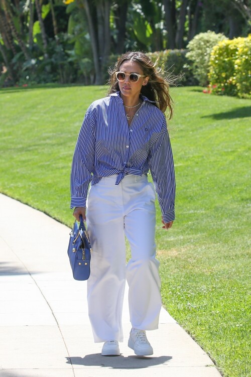 230fa425efd84e867fc500989c5f6b8c